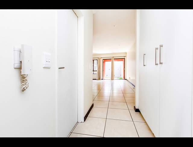 BEDROOM STUDIO APARTMENT FOR SALE IN SUNNINGHILL